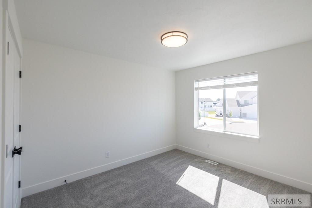 Image 12 of property listing at 127 N Ella St, Rigby, ID 83442