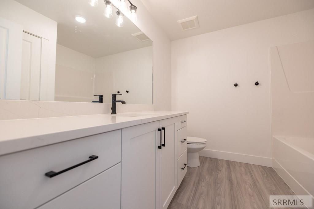 Image 13 of property listing at 127 N Ella St, Rigby, ID 83442