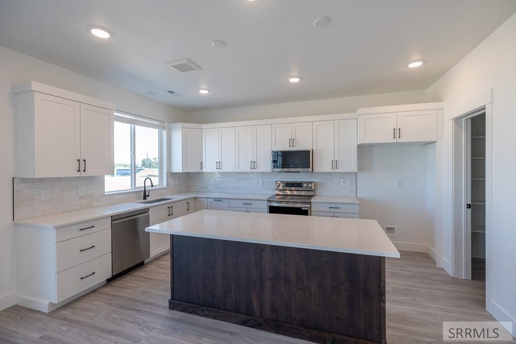 Image 4 of property listing at 127 N Ella St, Rigby, ID 83442