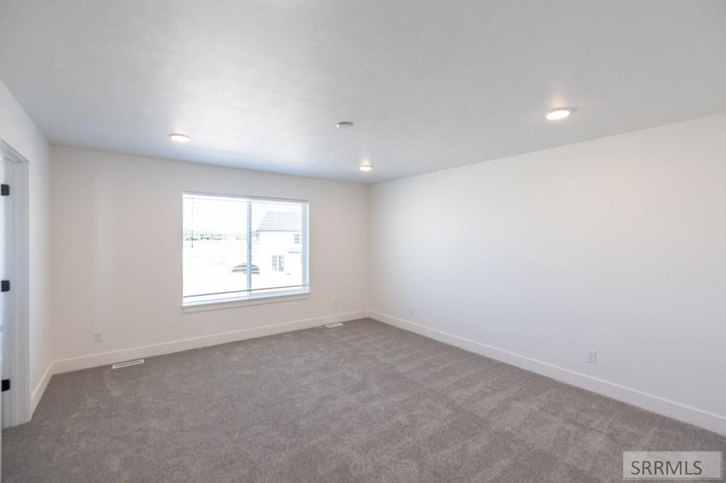 Image 7 of property listing at 127 N Ella St, Rigby, ID 83442