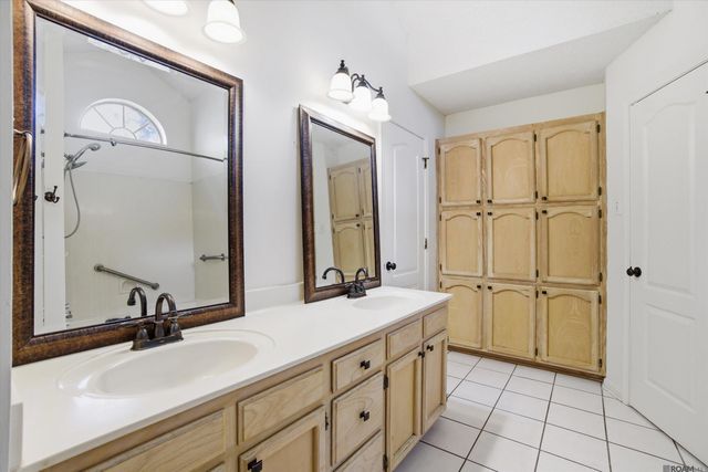 12842 Magnolia Chase Dr, Baton Rouge, LA 70810