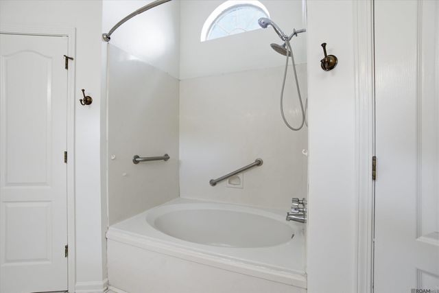 12842 Magnolia Chase Dr, Baton Rouge, LA 70810