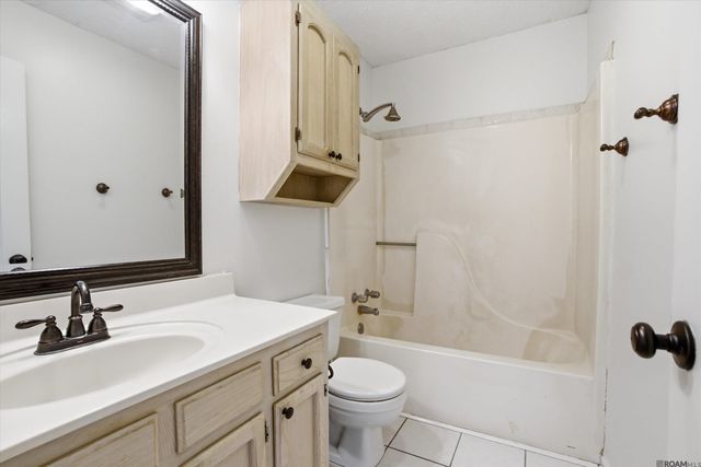 12842 Magnolia Chase Dr, Baton Rouge, LA 70810