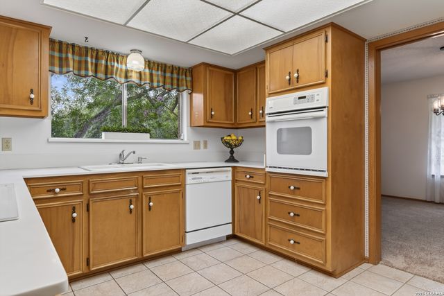 9418 Bluebell Dr, Garden Ridge, TX 78266