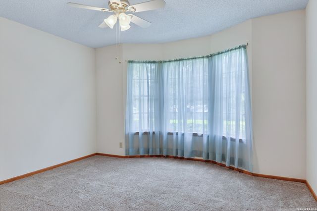 9418 Bluebell Dr, Garden Ridge, TX 78266