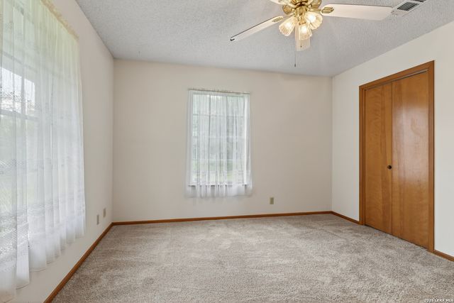 9418 Bluebell Dr, Garden Ridge, TX 78266