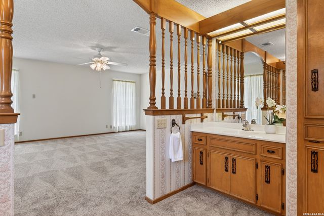 9418 Bluebell Dr, Garden Ridge, TX 78266