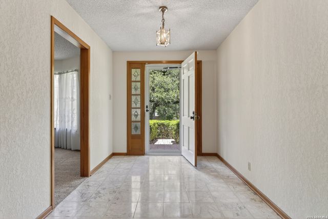 9418 Bluebell Dr, Garden Ridge, TX 78266