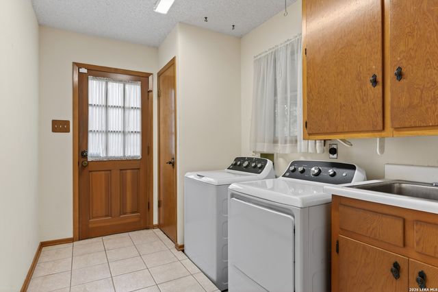 9418 Bluebell Dr, Garden Ridge, TX 78266