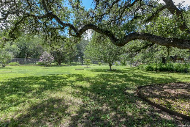 9418 Bluebell Dr, Garden Ridge, TX 78266