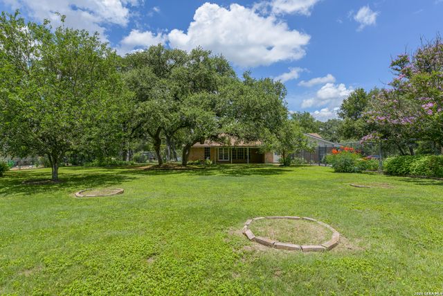 9418 Bluebell Dr, Garden Ridge, TX 78266