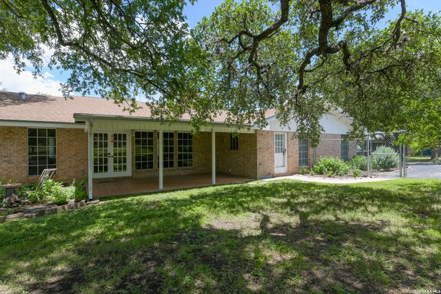 9418 Bluebell Dr, Garden Ridge, TX 78266