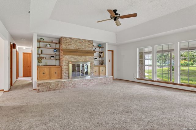 9418 Bluebell Dr, Garden Ridge, TX 78266