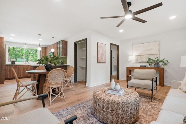 27 S Circle Drive, Chapel Hill, NC 27516
