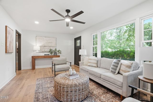 27 S Circle Drive, Chapel Hill, NC 27516