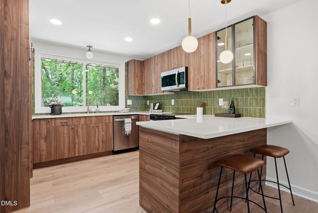27 S Circle Drive, Chapel Hill, NC 27516