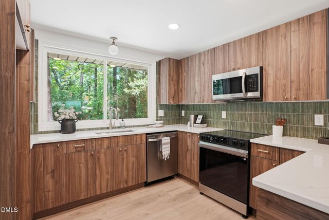 27 S Circle Drive, Chapel Hill, NC 27516