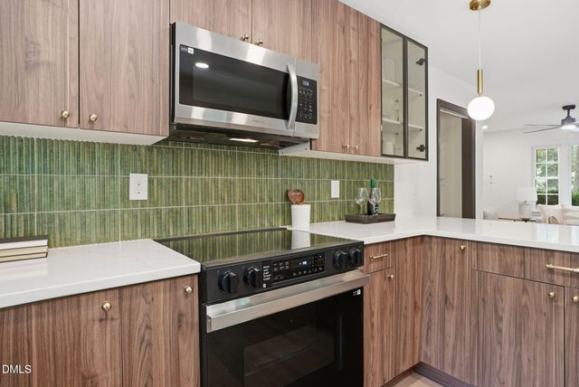 27 S Circle Drive, Chapel Hill, NC 27516