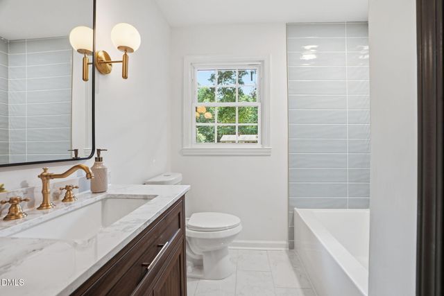 27 S Circle Drive, Chapel Hill, NC 27516