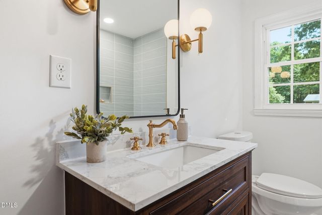 27 S Circle Drive, Chapel Hill, NC 27516