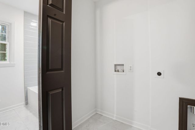 27 S Circle Drive, Chapel Hill, NC 27516