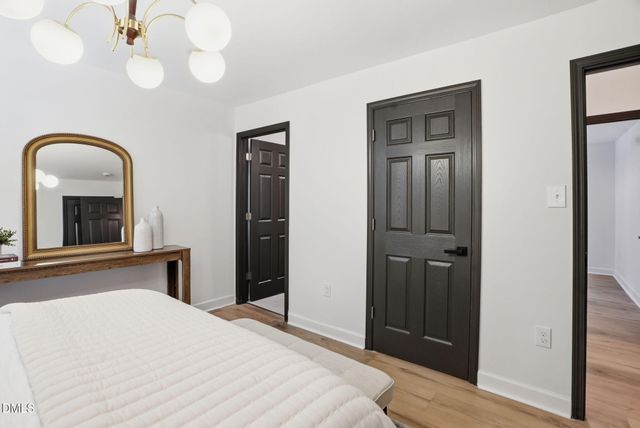 27 S Circle Drive, Chapel Hill, NC 27516