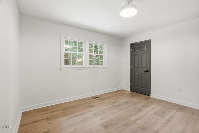 27 S Circle Drive, Chapel Hill, NC 27516