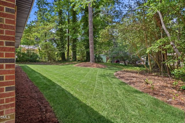 27 S Circle Drive, Chapel Hill, NC 27516