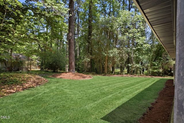 27 S Circle Drive, Chapel Hill, NC 27516