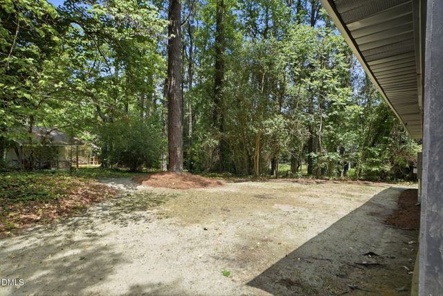 27 S Circle Drive, Chapel Hill, NC 27516