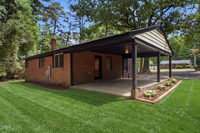 27 S Circle Drive, Chapel Hill, NC 27516