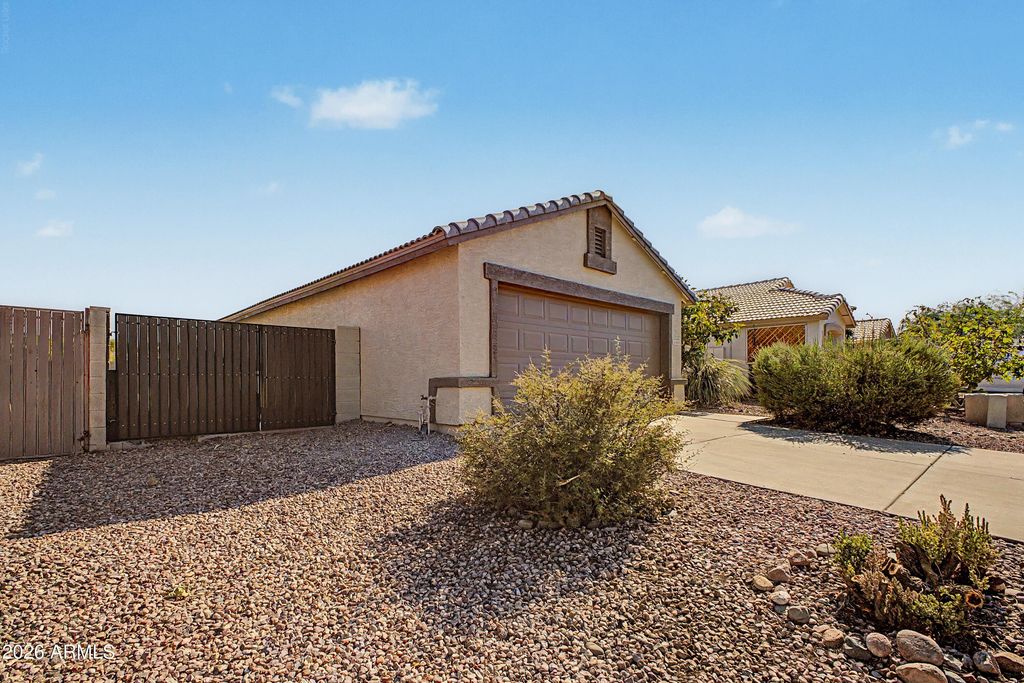 15465 W PORT ROYALE Lane, Surprise, AZ 85379 — photo 2
