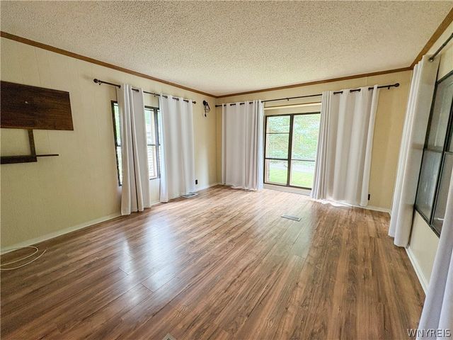 178 Bush Gardens, Alden, NY 14004