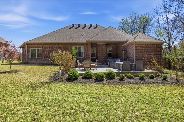 2354 W Eiffel Crossing, Fayetteville, AR 72704