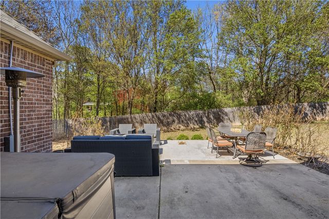 2354 W Eiffel Crossing, Fayetteville, AR 72704