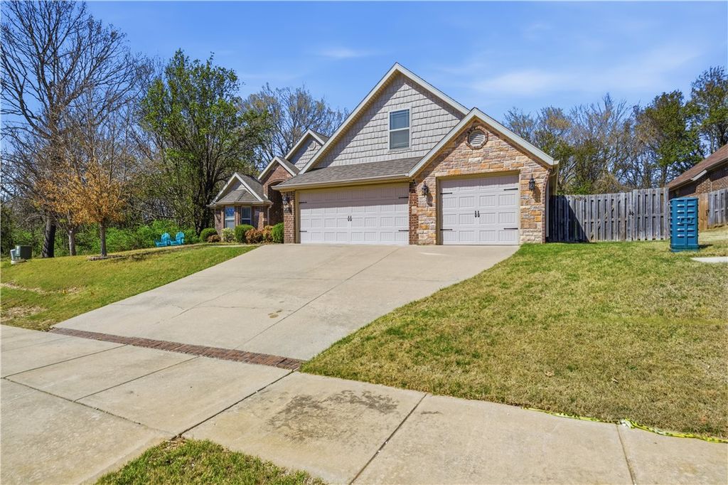 2354 W Eiffel Crossing, Fayetteville, AR 72704