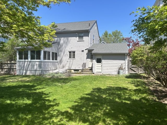 40 Elm St, Milton, MA 02186