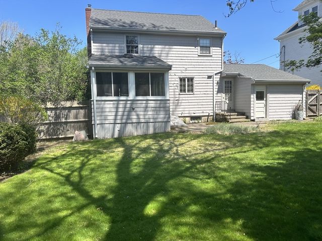 40 Elm St, Milton, MA 02186