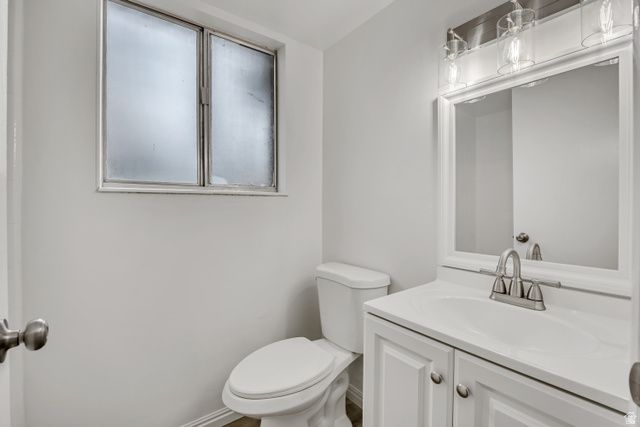 5731 S BLAKE DR, Taylorsville, UT 84129