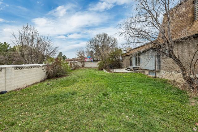 5731 S BLAKE DR, Taylorsville, UT 84129