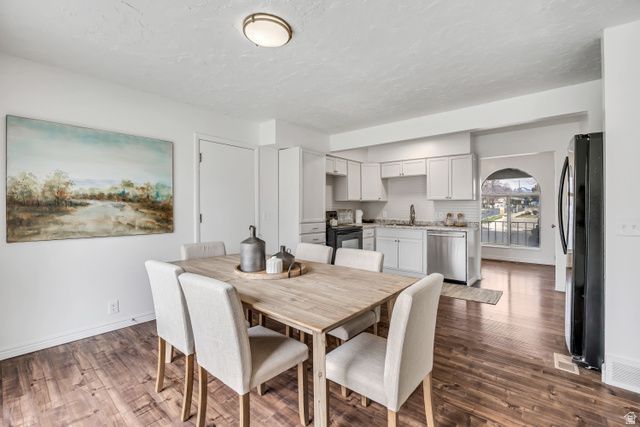 5731 S BLAKE DR, Taylorsville, UT 84129