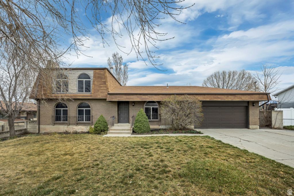 5731 S BLAKE DR, Taylorsville, UT 84129