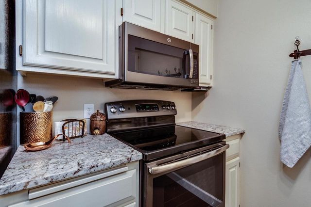 2918 Cimarron Trail, Madison, WI 53719