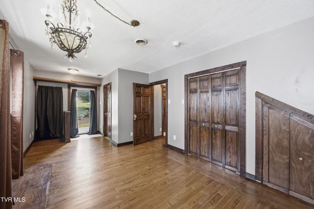 1830 Pittstown Road, Bristol, VA 24201