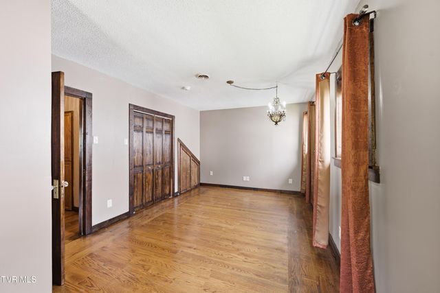 1830 Pittstown Road, Bristol, VA 24201