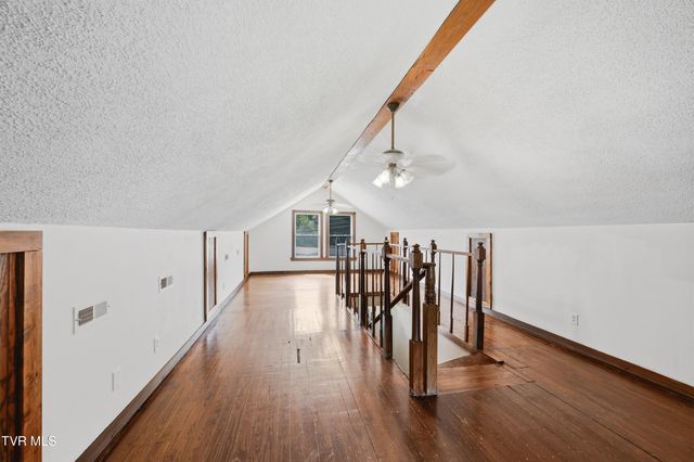 1830 Pittstown Road, Bristol, VA 24201
