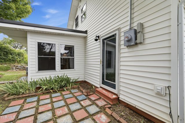 1830 Pittstown Road, Bristol, VA 24201