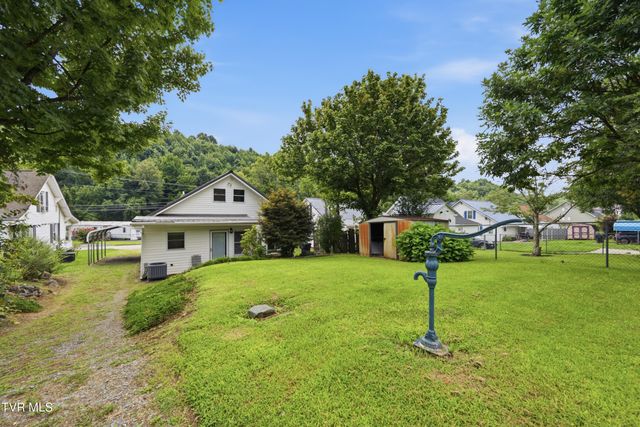 1830 Pittstown Road, Bristol, VA 24201