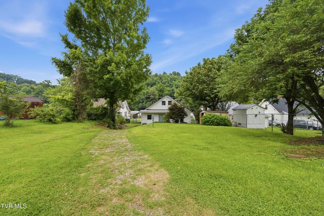 1830 Pittstown Road, Bristol, VA 24201