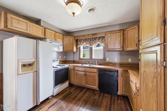 1830 Pittstown Road, Bristol, VA 24201